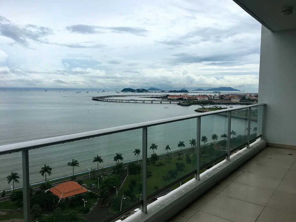 Vendo hermoso apartamento amoblado, vista al mar, avenida balboa  — 3