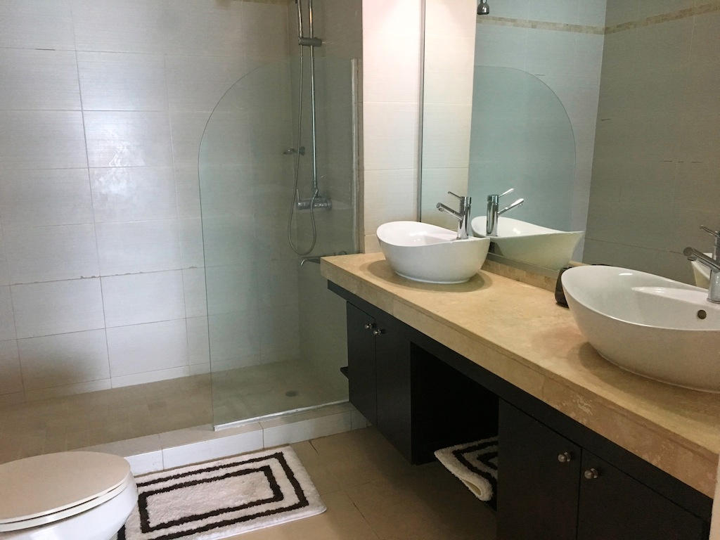 Vendo hermoso apartamento amoblado, vista al mar, avenida balboa 