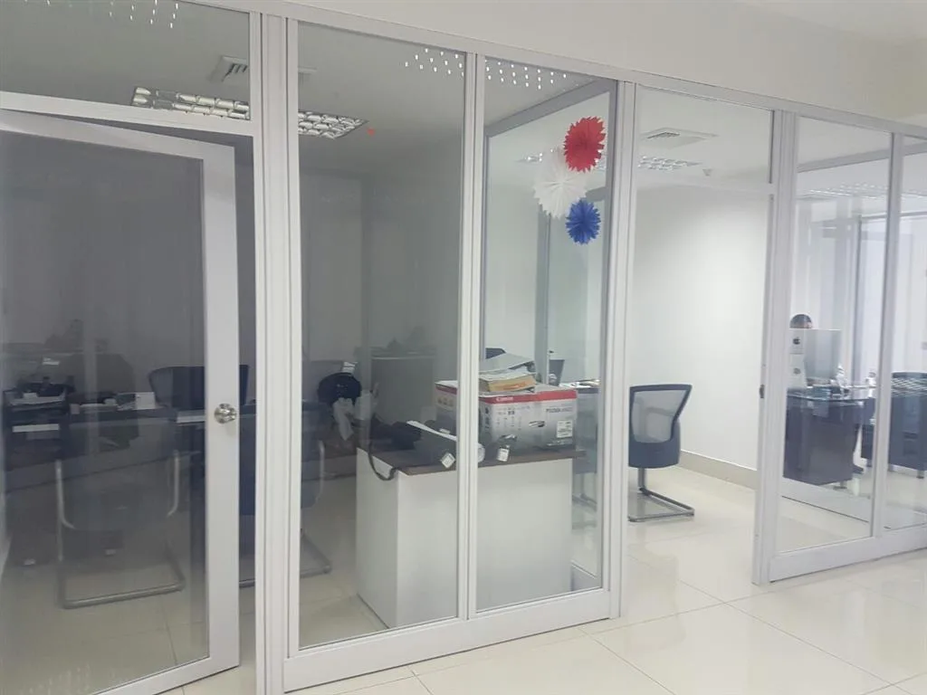 Oficina de lujo en alquiler en la torre bicsa (id 10611)  — 3
