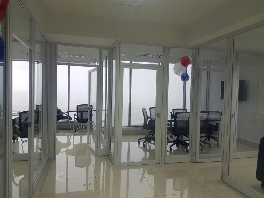 Oficina de lujo en alquiler en la torre bicsa (id 10611)  — 4
