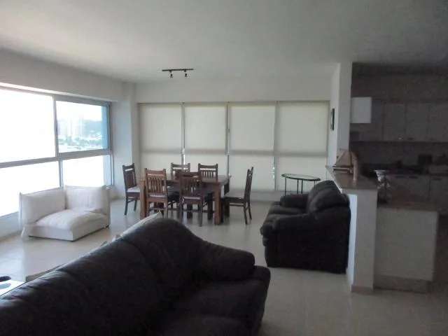 Amplio e iluminado apartamento con espectacular vista al mar.lbr — 2