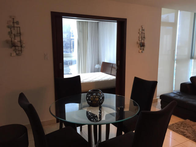 I am selling a beautiful apartment in avenida balboa. mh