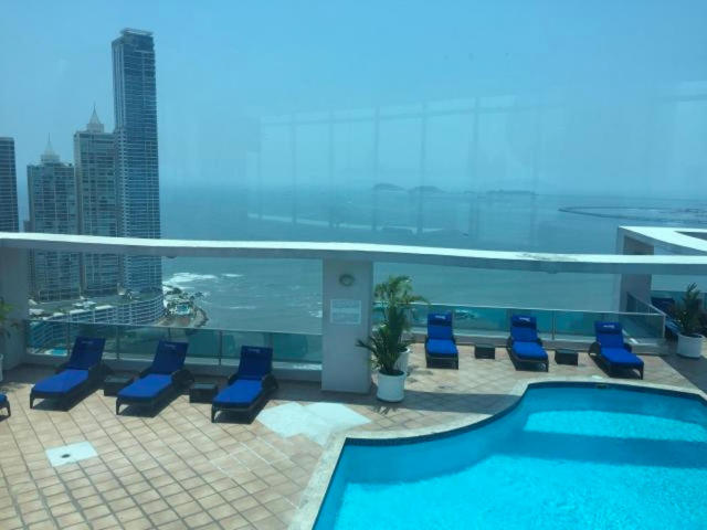 En venta bello apartamento en avenida balboa. mh