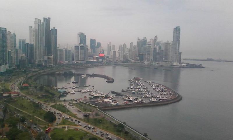 Apartamento amoblado en la av balboa.