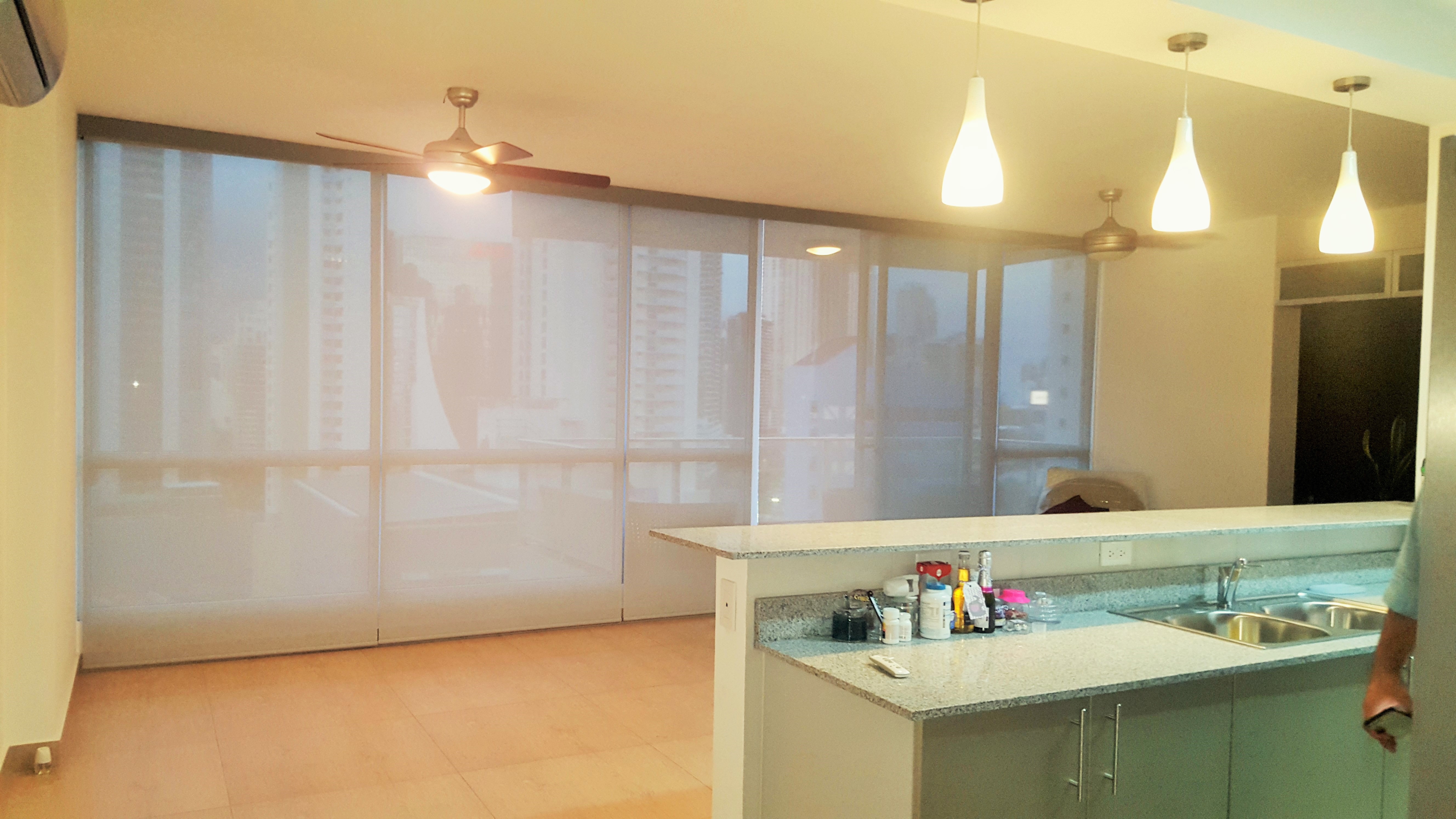 Spectacular apartment steps from the cinta costera