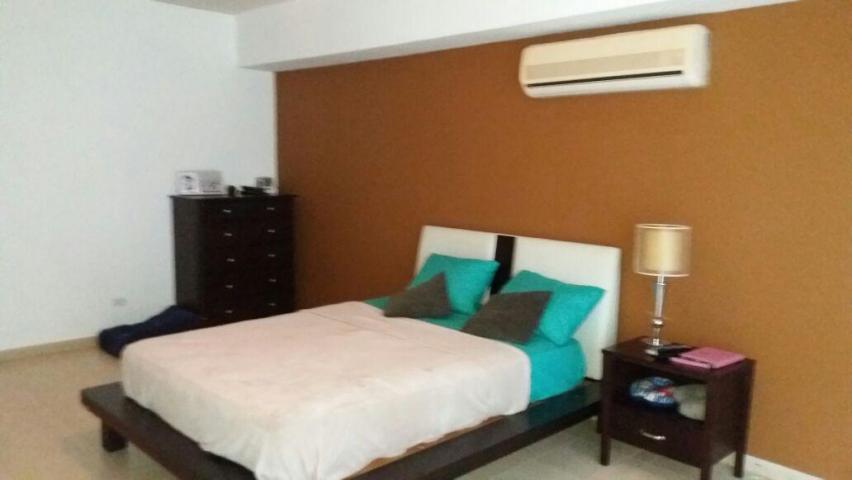 Alquilo apartamento amoblado grand bay 128 mts av balboa yh