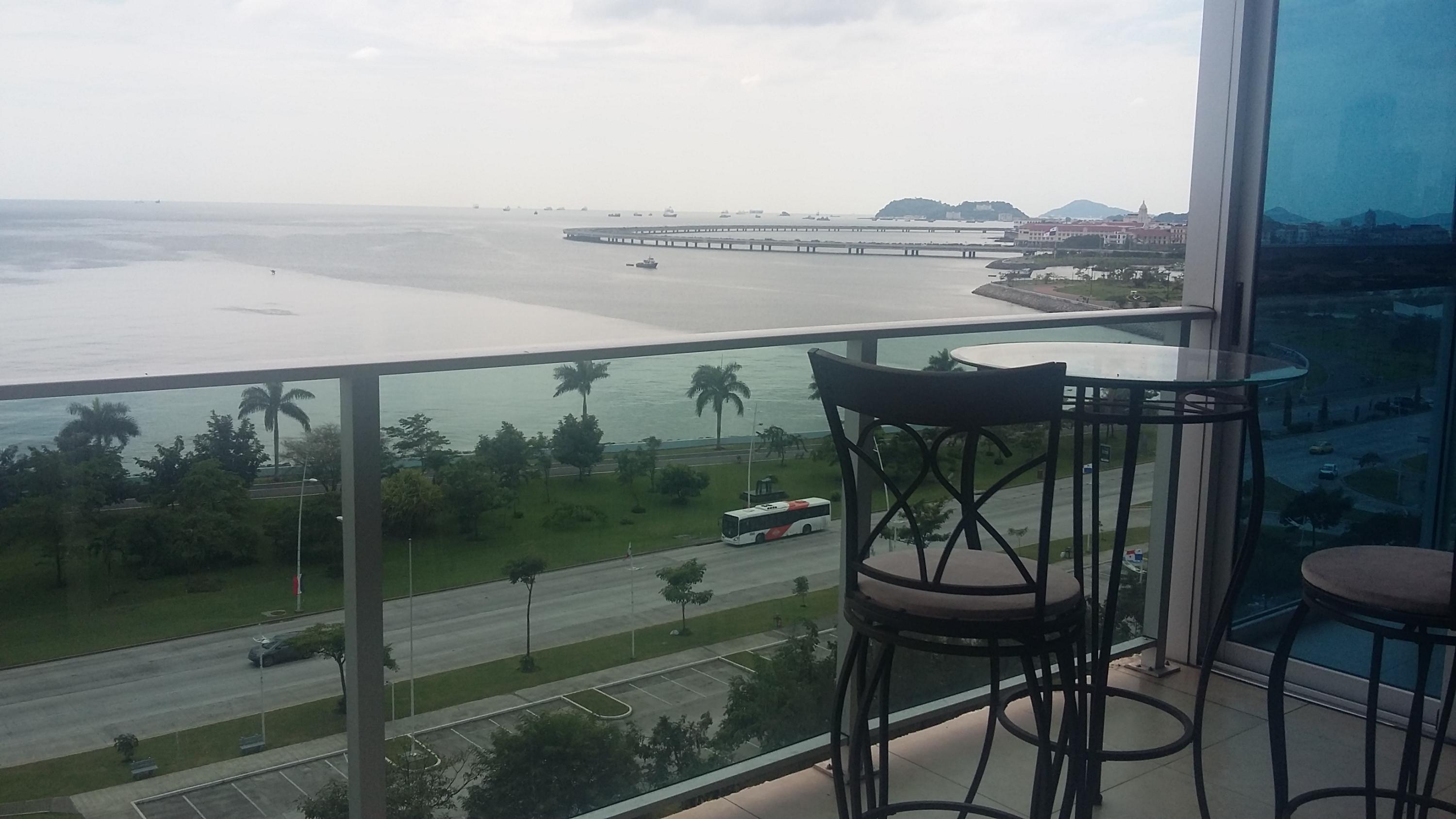 Se alquila apartamento avenida balboa amoblado parejas o ejecutivos 