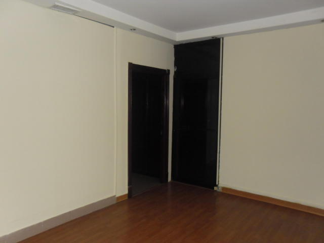 Rent beautiful office in avenida balboa 