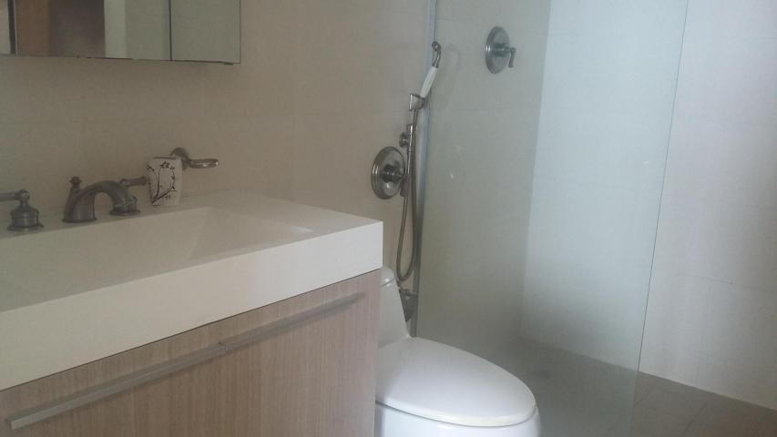Apartamento avenida balboa amoblado con balcon (16-4720 dh)