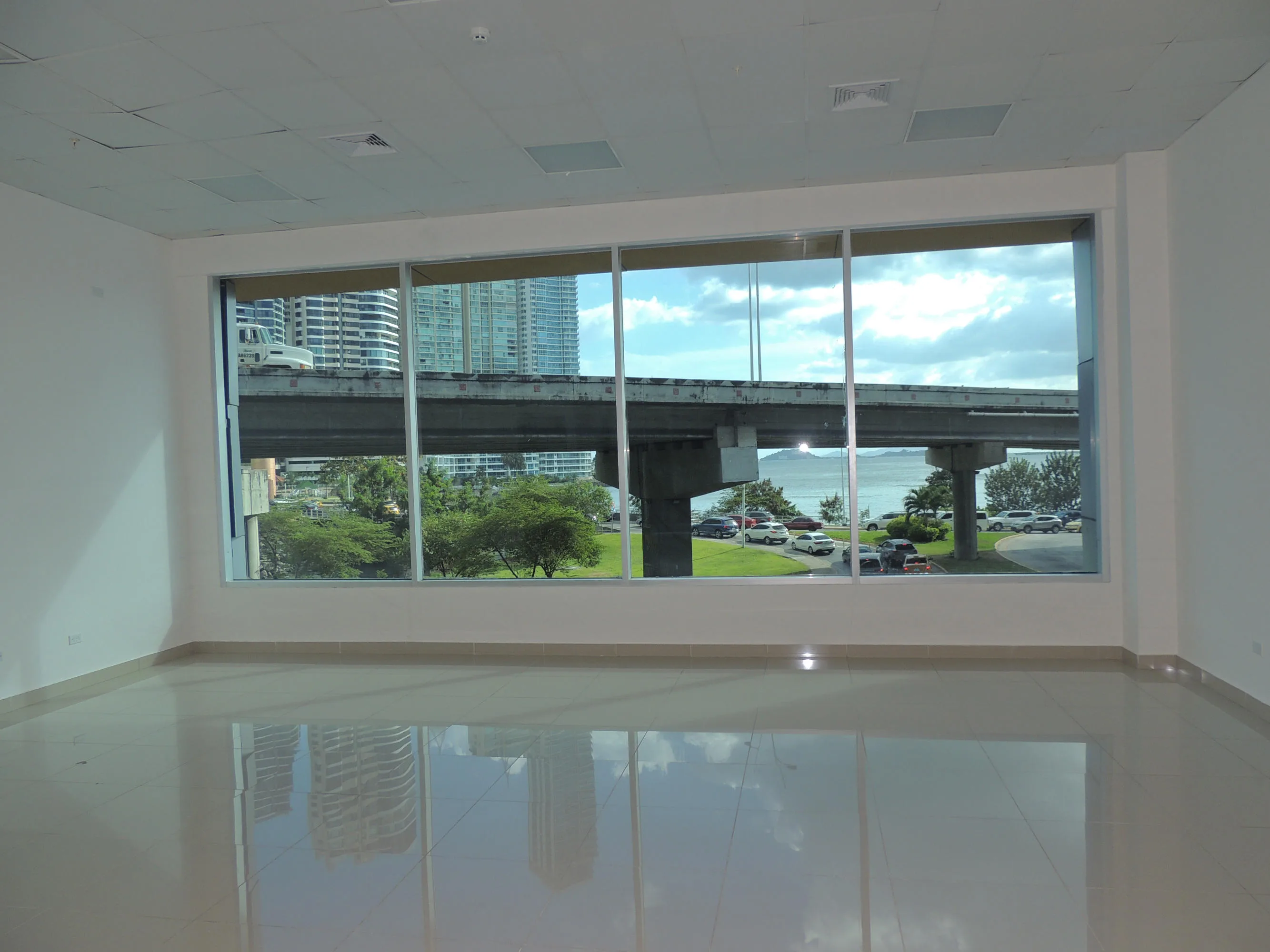 Alquiler de oficina en balboa panama mls17143azs — 2