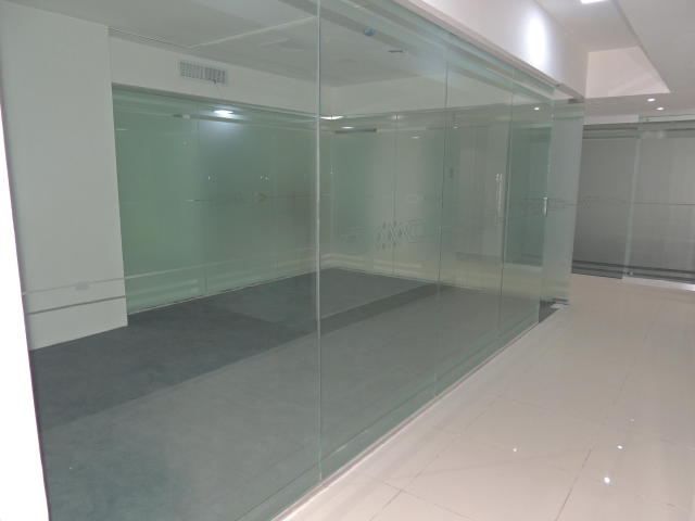 Oficinas y locales comerciales av. balboa vl 17-144 (667.63711)