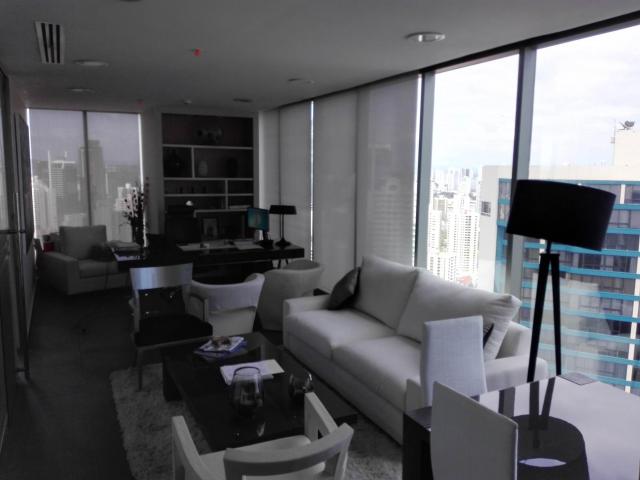 Venta amplia y lujosa oficina en torre bitsa 