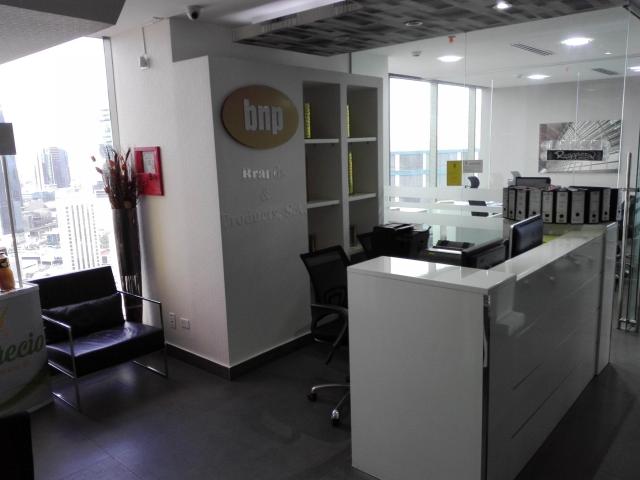 Venta amplia y lujosa oficina en torre bitsa 
