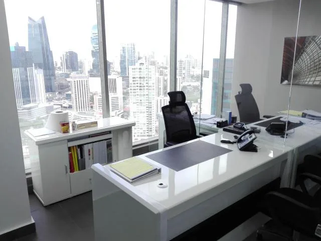 Venta amplia y lujosa oficina en torre bitsa  — 4
