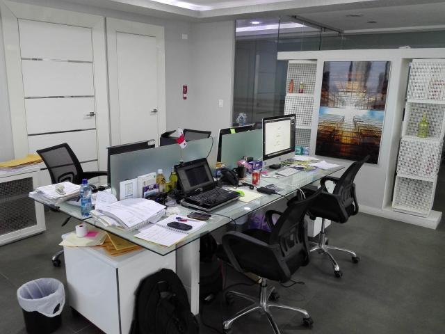 Venta amplia y lujosa oficina en torre bitsa 