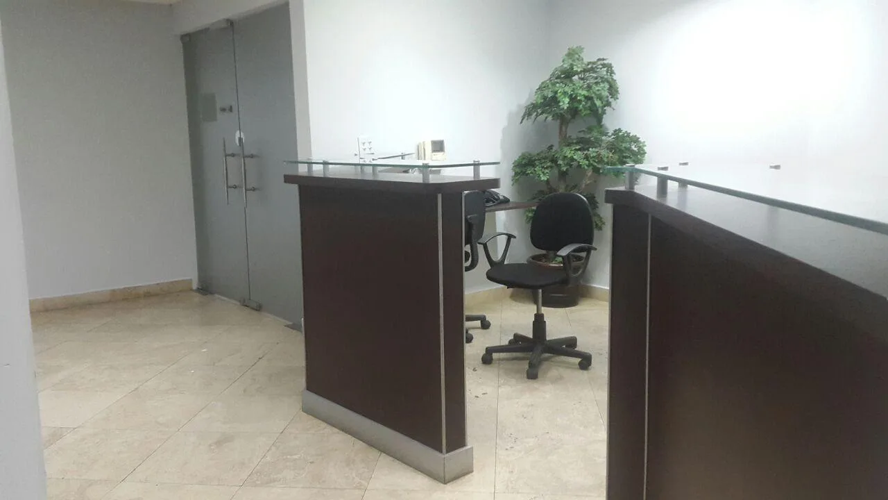 Oficina amoblada en alquiler en la avenida balboa, rtq — 2