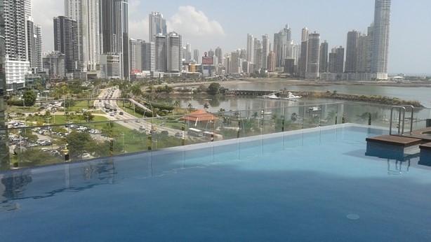 Alquilo apartamento 187 mts2 yacht club av balboa yh 17-172