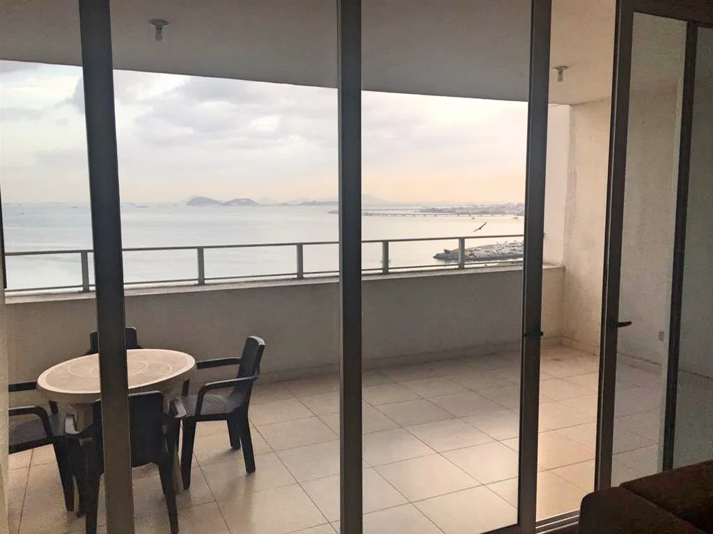 Amplio apartamento en waters on the bay  (id 10703) — 2