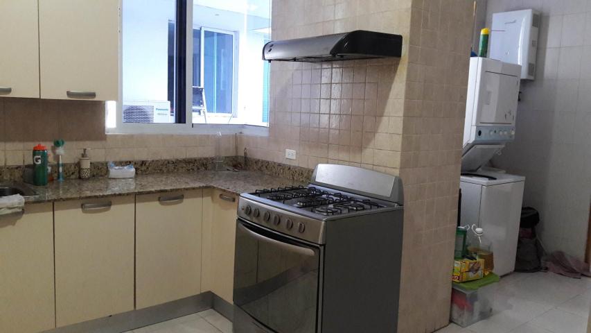   apartamento amoblado en avenida balboa
