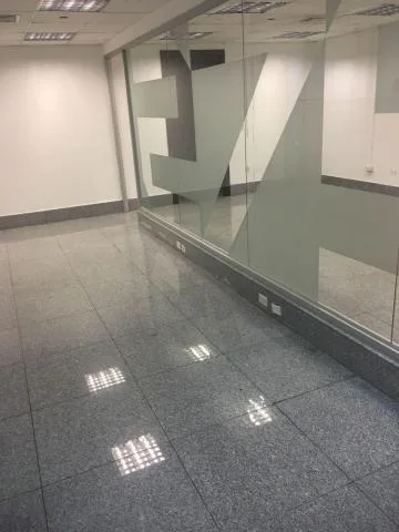 Oficina comercial en alquiler avenida balboa ifr 17-353 — 4