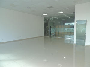 Local comercial alquiler en avenida balboa mls 17 143 (rp)