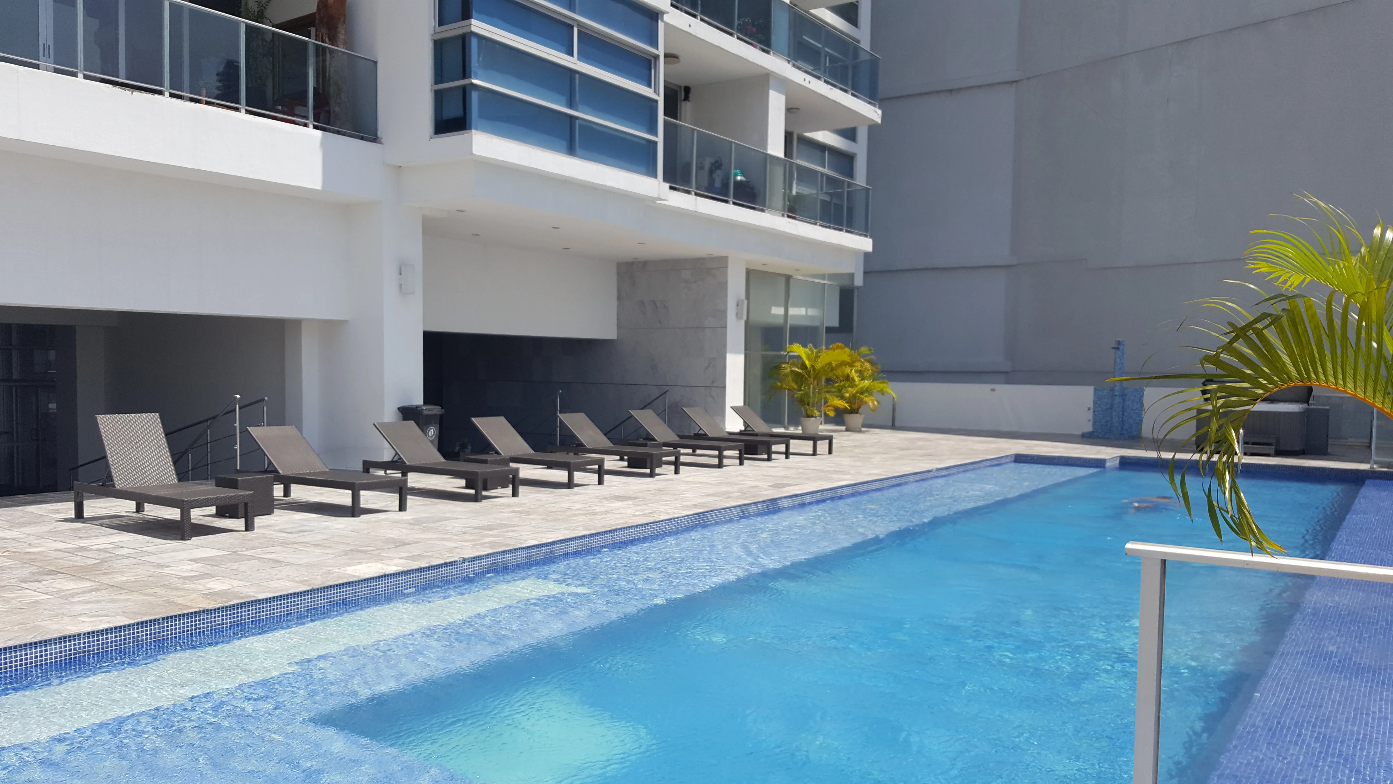 Alquilo apt en waters ave balboa — 2
