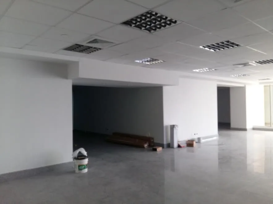 Alquilo amplia y lujosa oficina, 285mts, torre bicsa, avenida balboa, cp17604 — 2