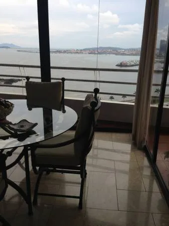 Alquilo apartamento en avenida balboa — 4