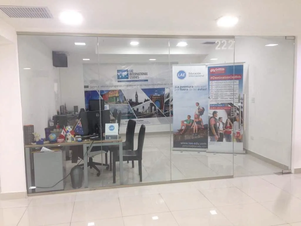 Alquilo centrica oficina de uso compartido, 20mts, avenida balboa, cp17817 — 3