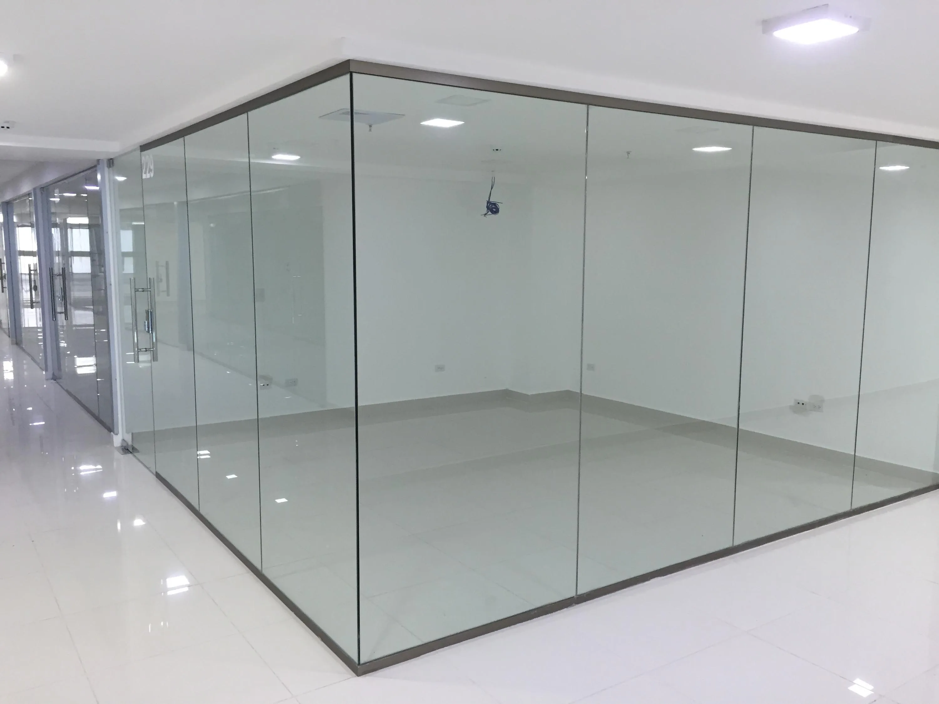 Alquilo centrica y amoblada oficina, 38mts, avenida balboa, cp162042 — 3