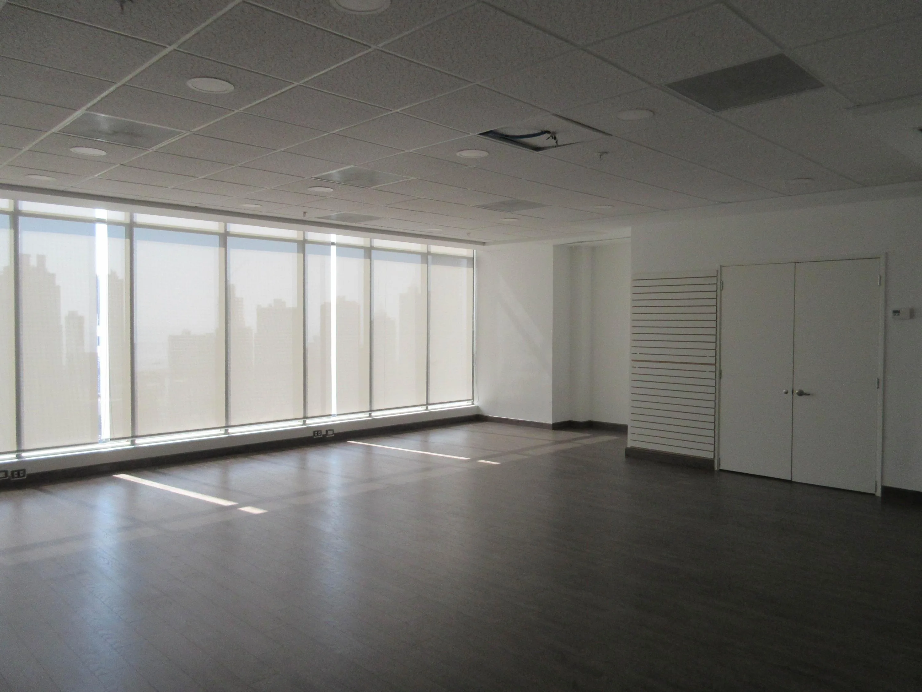 Alquilo elegante oficina de 109mts, torre bicsa, avenida balboa  — 5