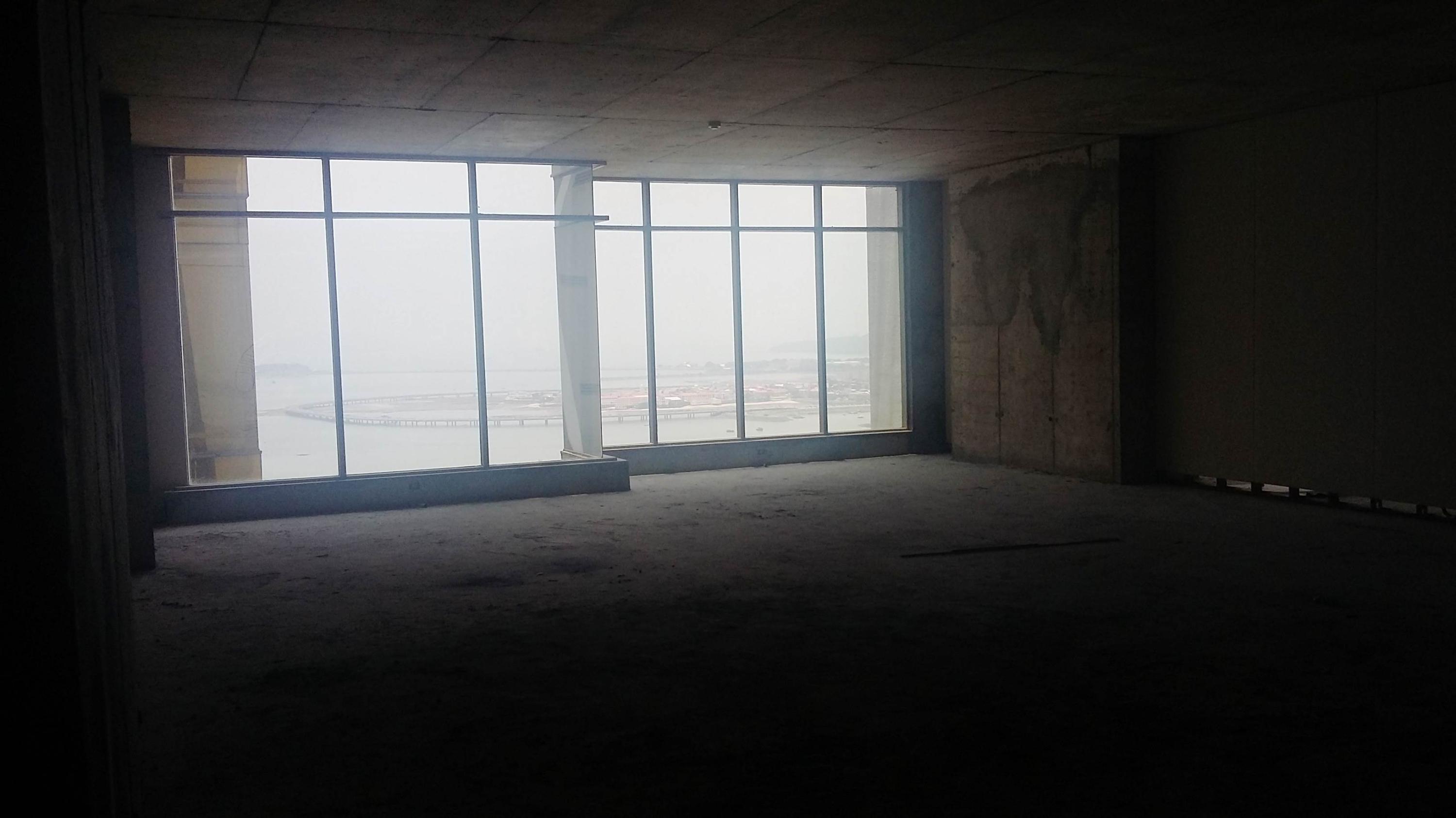 Alquilo amplia  oficina de 140mts, torre bicsa, avenida balboa 