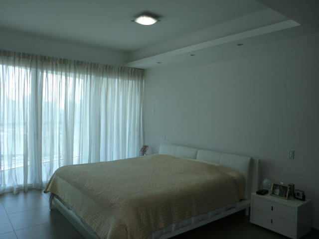 Alquilo amplio apartamento vista al mar, avenida balboa 