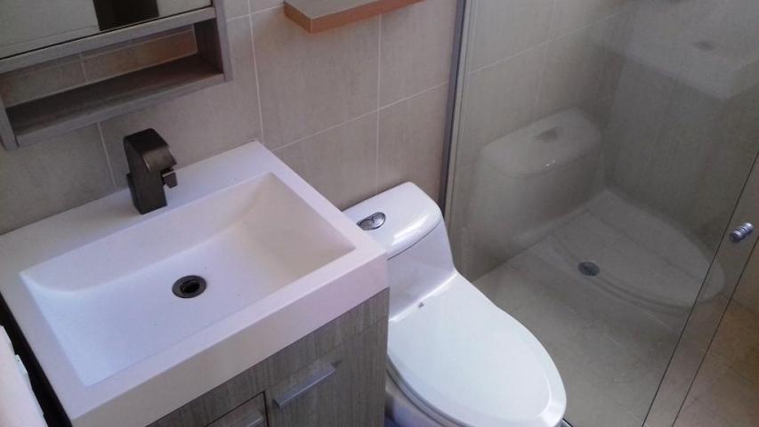 I am selling a spacious apartment with sea view, avenida balboa