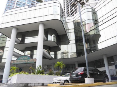 Amplia oficina, ubicada en plena zona financiera de la ciudad, con facil acceso, dentro de centro co