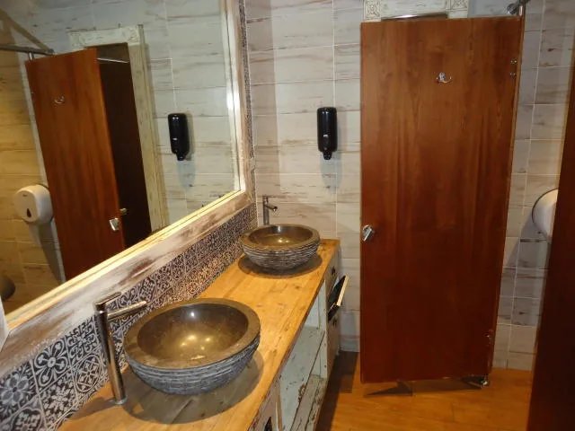 Alquilo local comercia, san toro 450 mts2, multicentro, da — 3