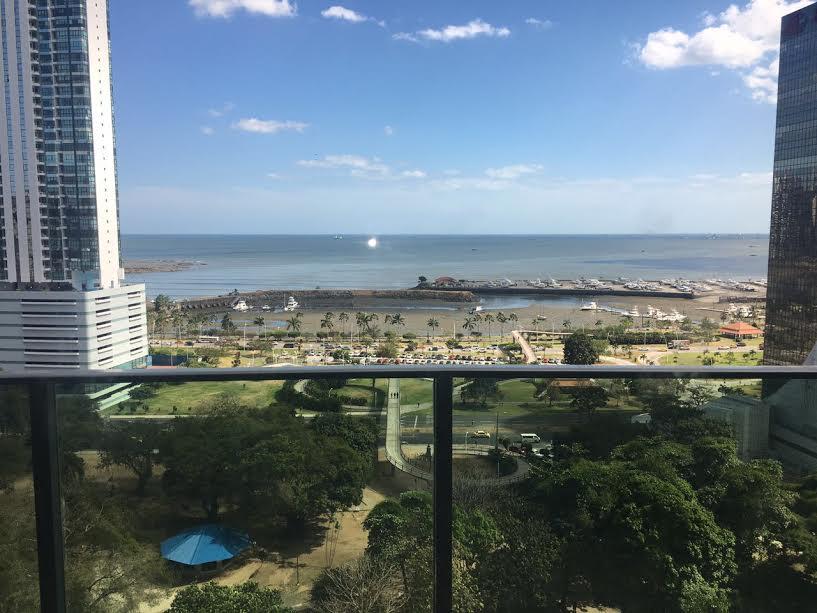 Espectacular apartamento en alquiler en av. balboa - jg mls#17-1075