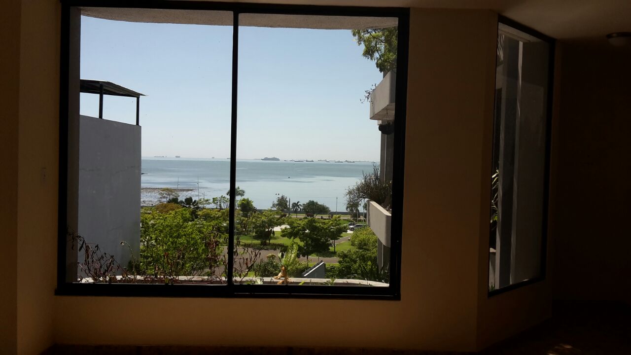 Ave balboa. rent 1 bed 1 bath. $ 1,000