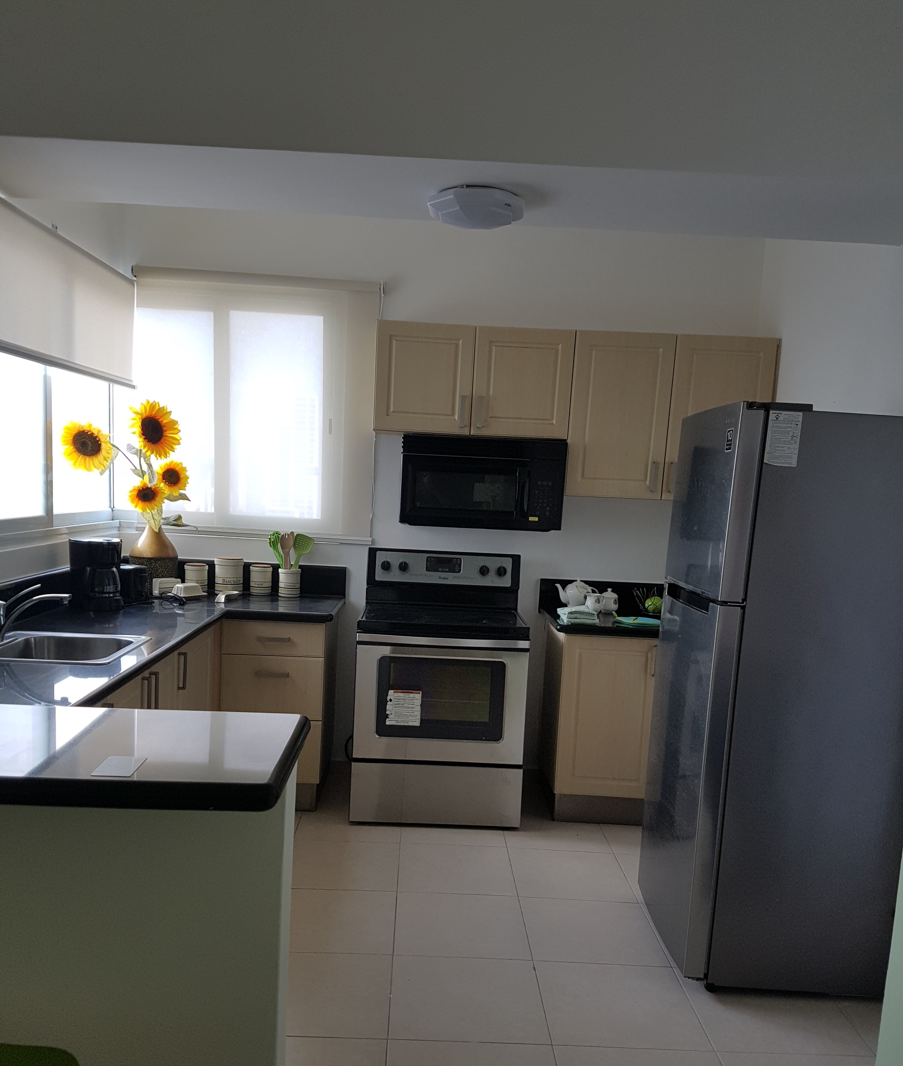 Alquilo hermoso apartamento amoblado en la av. balboa