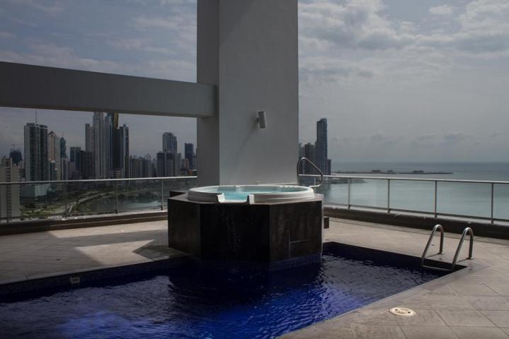 Apartamento en venta 102m2, avenida balboa mls15-774.rtq