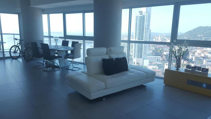 Apartamento en venta 133m2, avenida balboa mls17-444.rtq