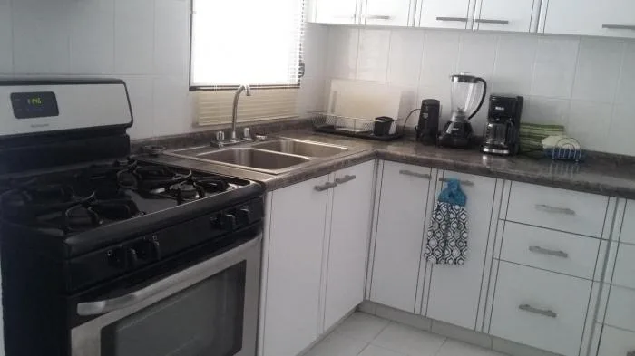 Bello apartamento en alquiler en av balboa, 17-1296 nbh — 2