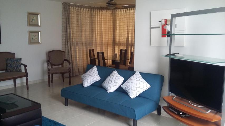 Alquilo aparamento coral reef 98 mts2, av. balboa, dar
