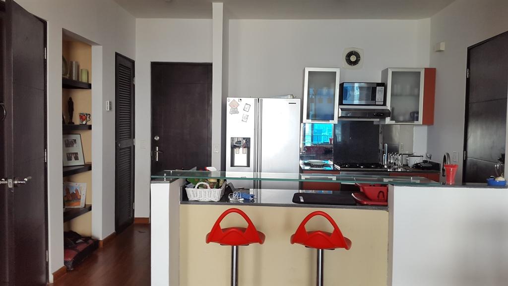 Alquilo apartamento amoblado, frente al mar, avenida balboa