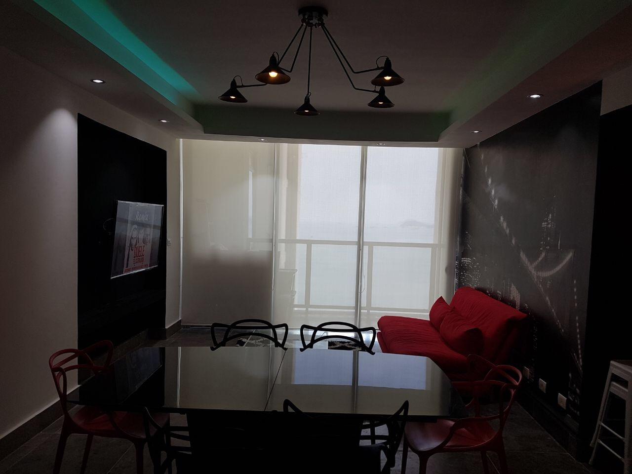 I sell exclusive apartment, sea view, avenida balboa