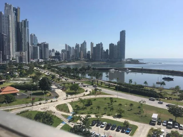 Excelente apartamento en venta frente a la cinta costera che1003 — 2