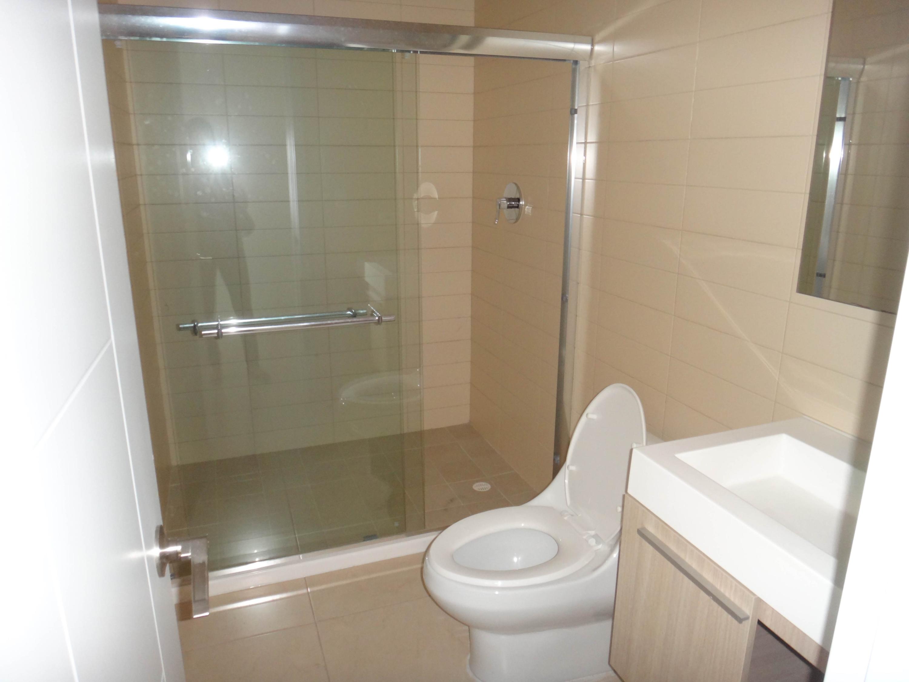 I am selling a brand new apartment, 1 bedroom, avenida balboa