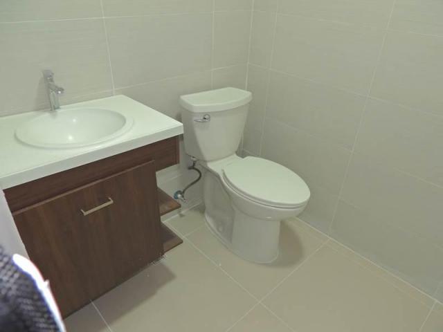 Alquilo local comercial av balboa panama db 15156