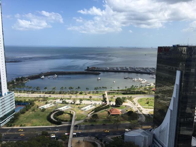 17-981. for rent exclusive apartment in avenida balboa. mh