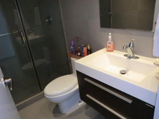 17-880 lujoso apartamento en yacht club, av. balboa. mh — 2